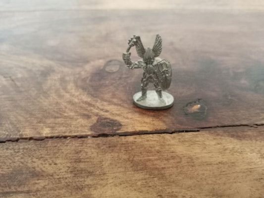Grenadier Miniatures Paladin with Mace and Shield Metal