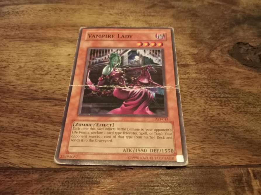 Yu-Gi-Oh! Vampire Lady AST-013