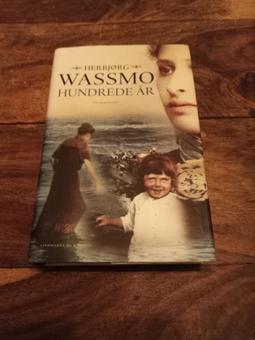 Hundrede år Herbjørg Wassmo Lindhardt og Ringhof 2019