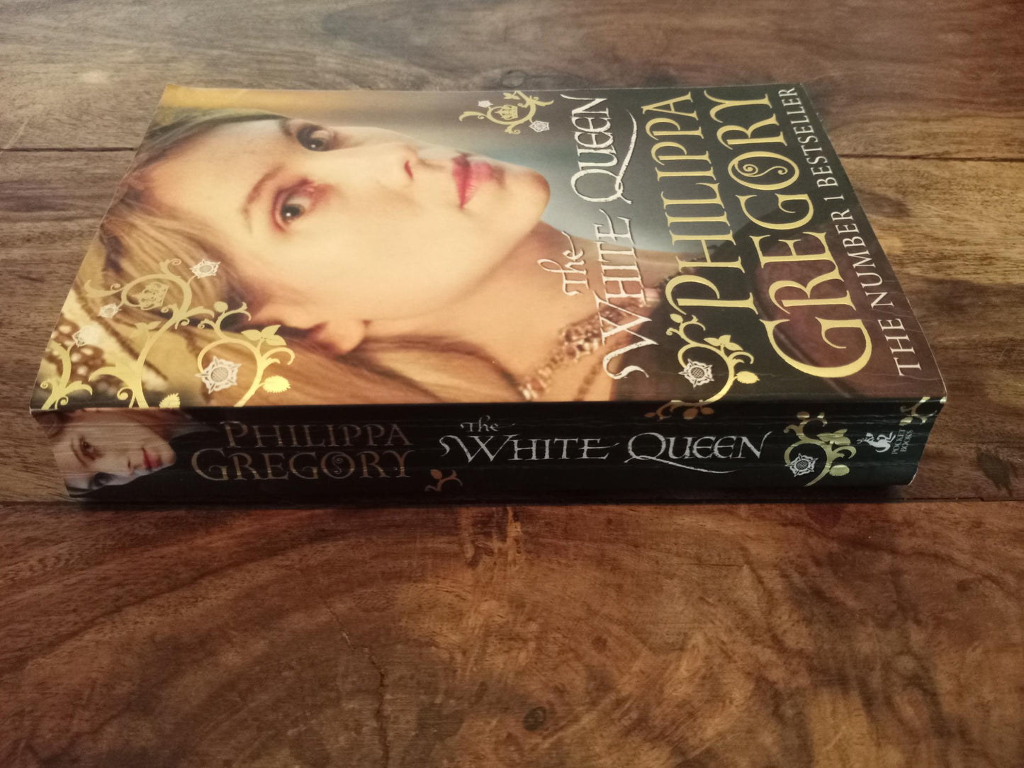 The White Queen The Cousins' War Philippa Gregory 2010
