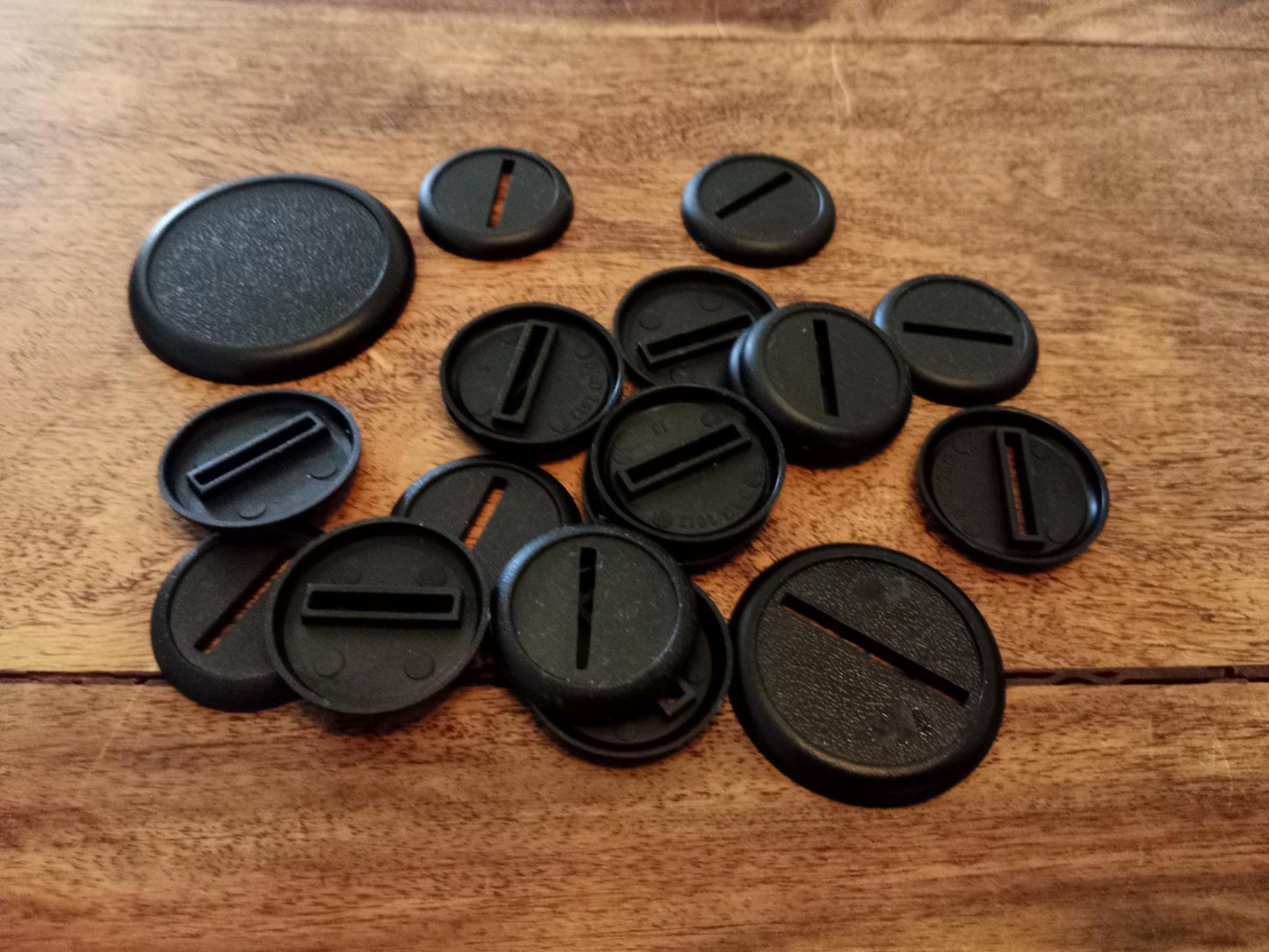 Warmachine Plastic Bases 4 for 5 kr. Privateer Press