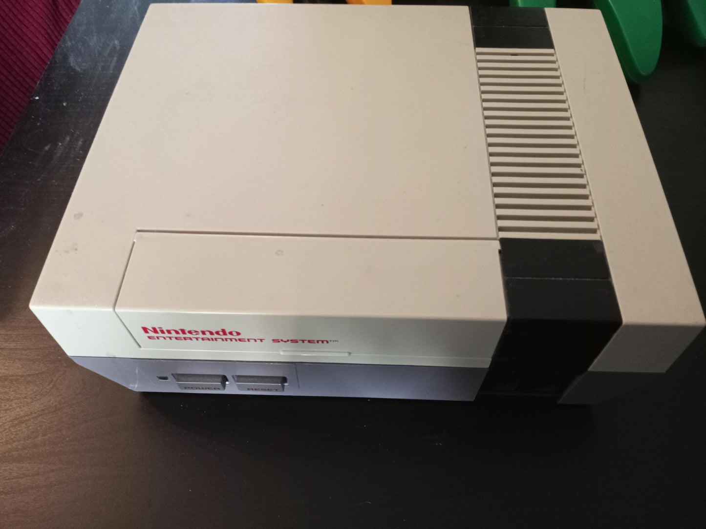 Nintendo NES Original Console 2 Controllers