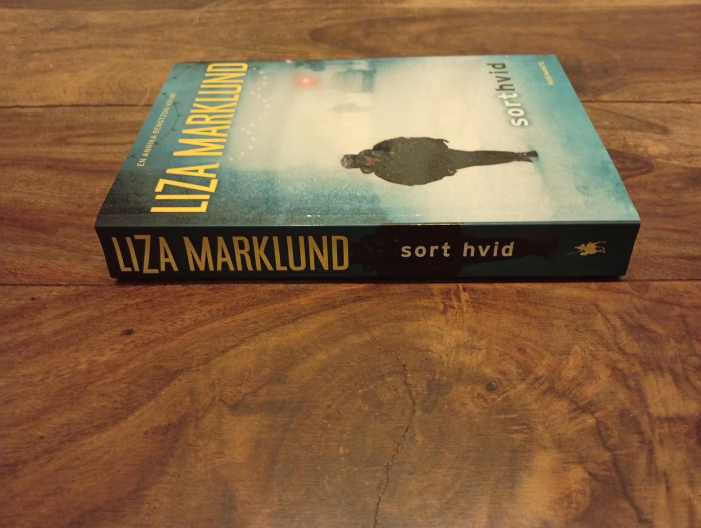 Sort hvid Liza Marklund Rosinante 2011