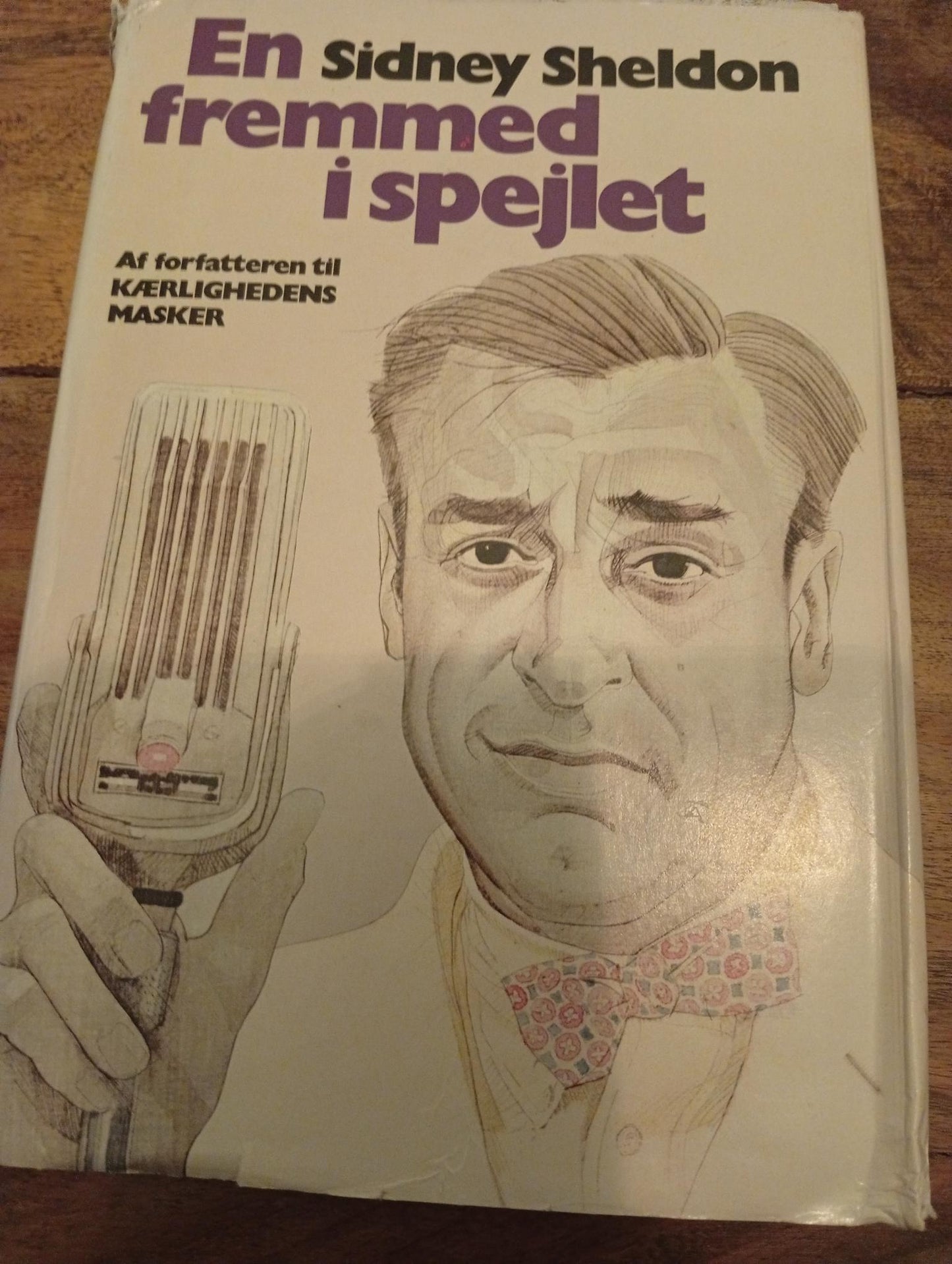 En fremmed i spejlet Sidney Sheldon 1984