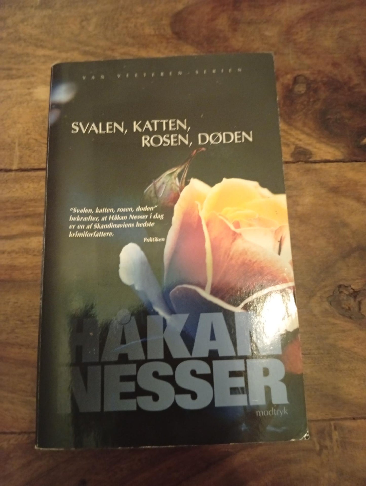 Svalen, katten, rosen, døden Håkan Nesser Modtryk 2015