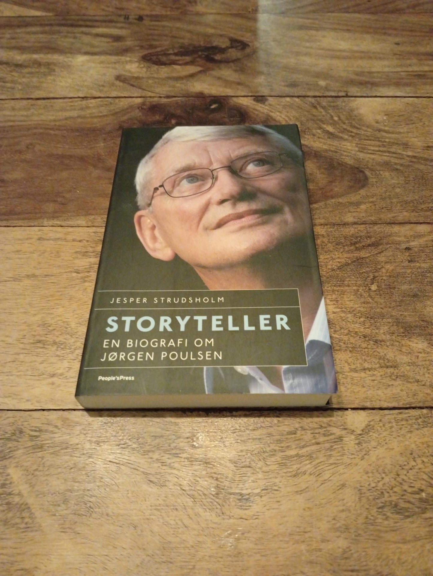 Storyteller Jørgen Poulsen af Jesper Strudsholm People´sPress 2007