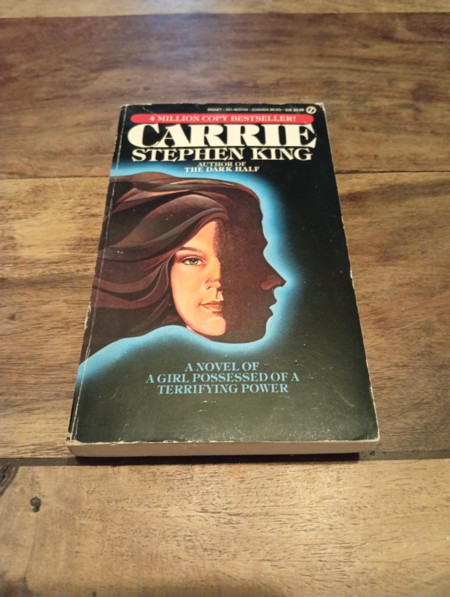 Stephen King Carrie Signet Paperback Book 1975