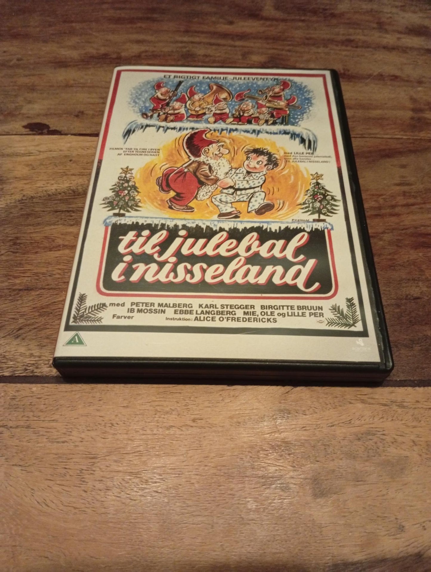 Til julebal i Nisseland - Far til fire i byen 1956