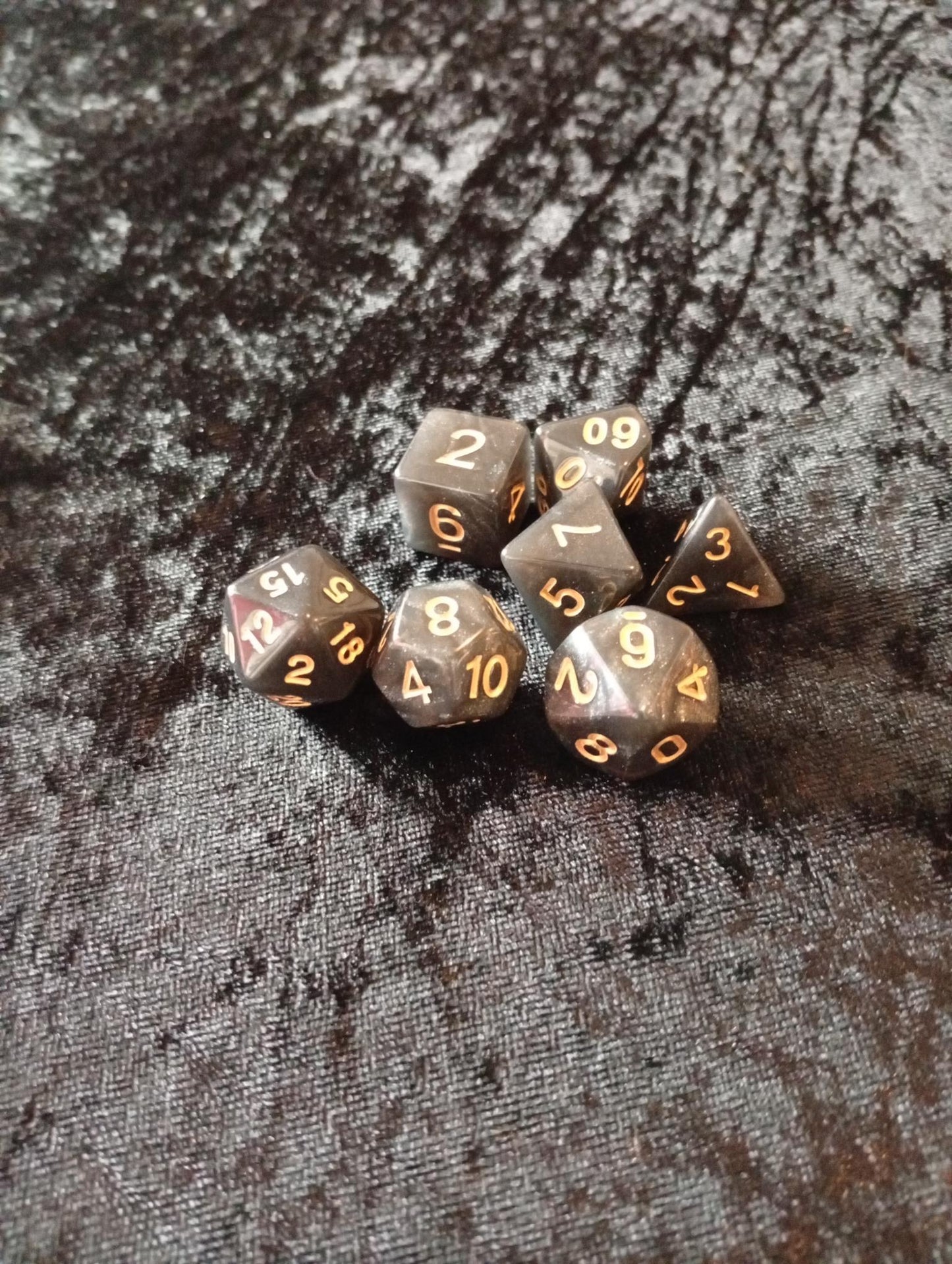 Dice set: 7-piece set includes one D4, D6, D8, D10, D12, D20 and D100 D10 Procent