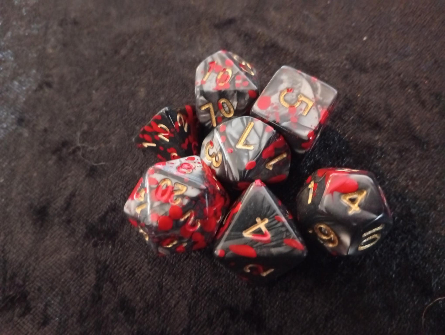 Dice set: 7-piece set includes one D4, D6, D8, D10, D12, D20 and D100 D10 Procent