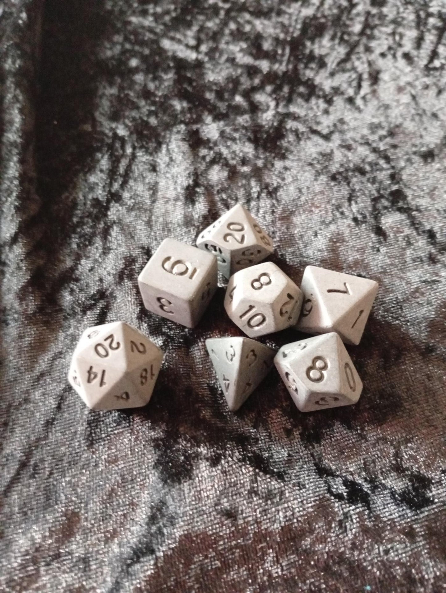 Dice set: 7-piece set includes one D4, D6, D8, D10, D12, D20 and D100 D10 Procent