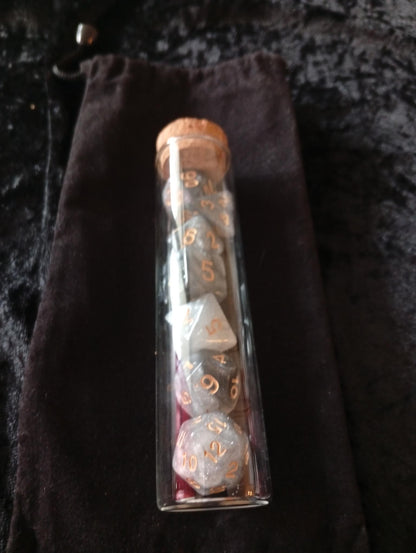 Dice set: 7-piece set/Potion Glass/ Dice Bag one D4, D6, D8, D10, D12, D20 and D100 D10 Procent