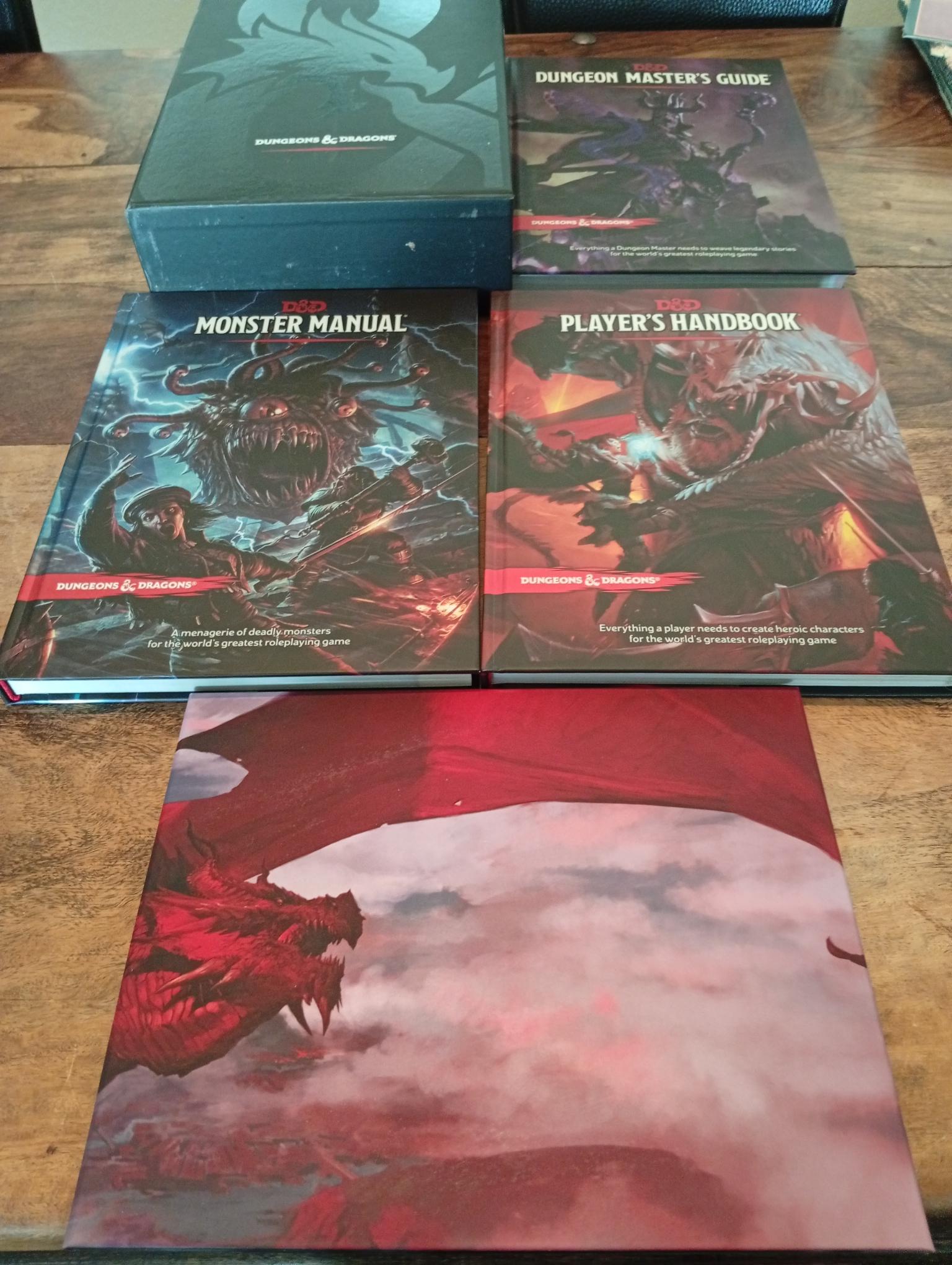 Dungeons & Dragons Core Rulebook Gift Set Wizards of the Coast 2018 - AllRoleplaying.com