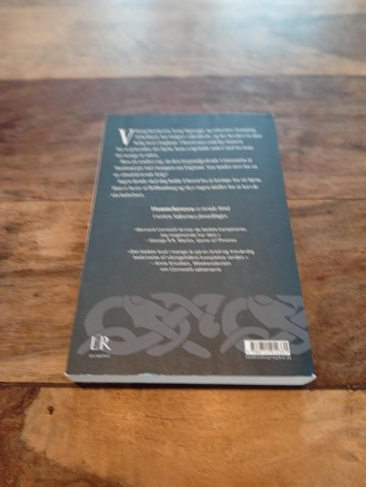 Flammebæreren Det sidste kongerige Del 10 Bernard Cornwell 2019 - AllRoleplaying.com