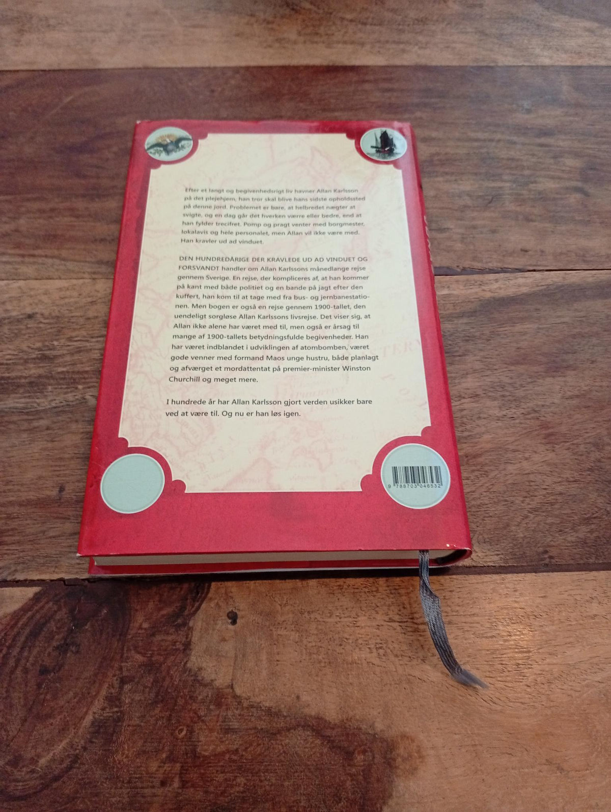 Den hundredårige der kravlede ud af vinduet og forsvandt Jonas Jonasson 2013