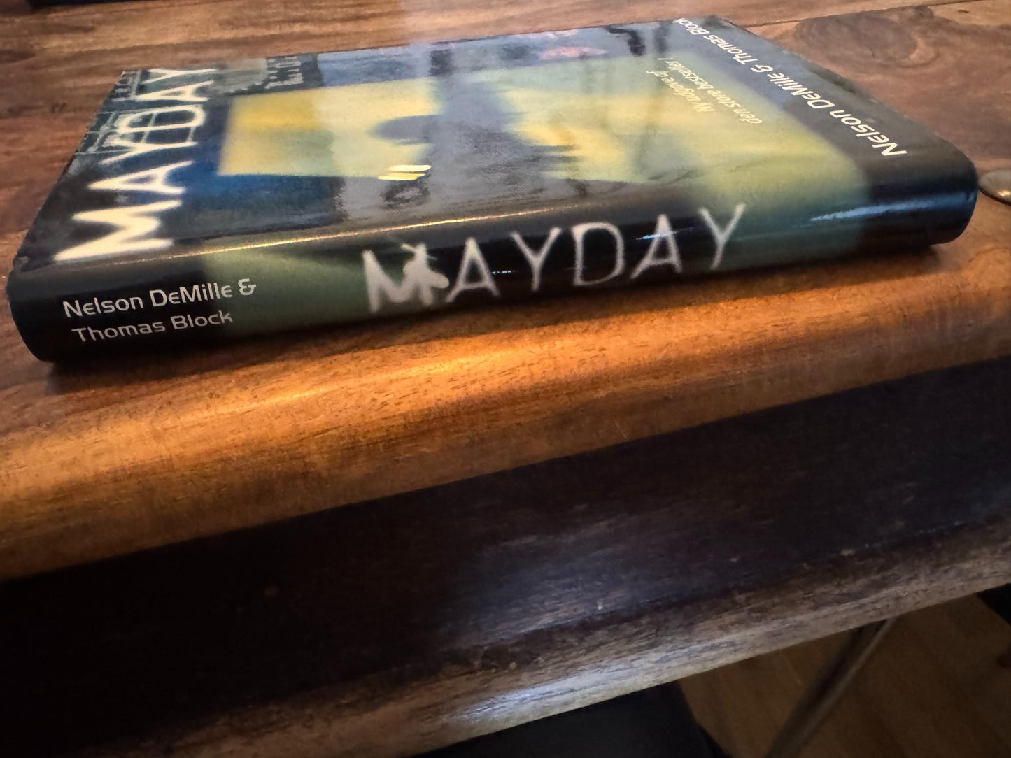 Mayday Nelson DeMille og Thomas Block