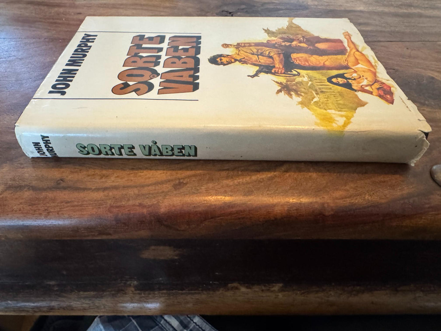 Sorte våben John Murphy Lademanns Forlag 1975