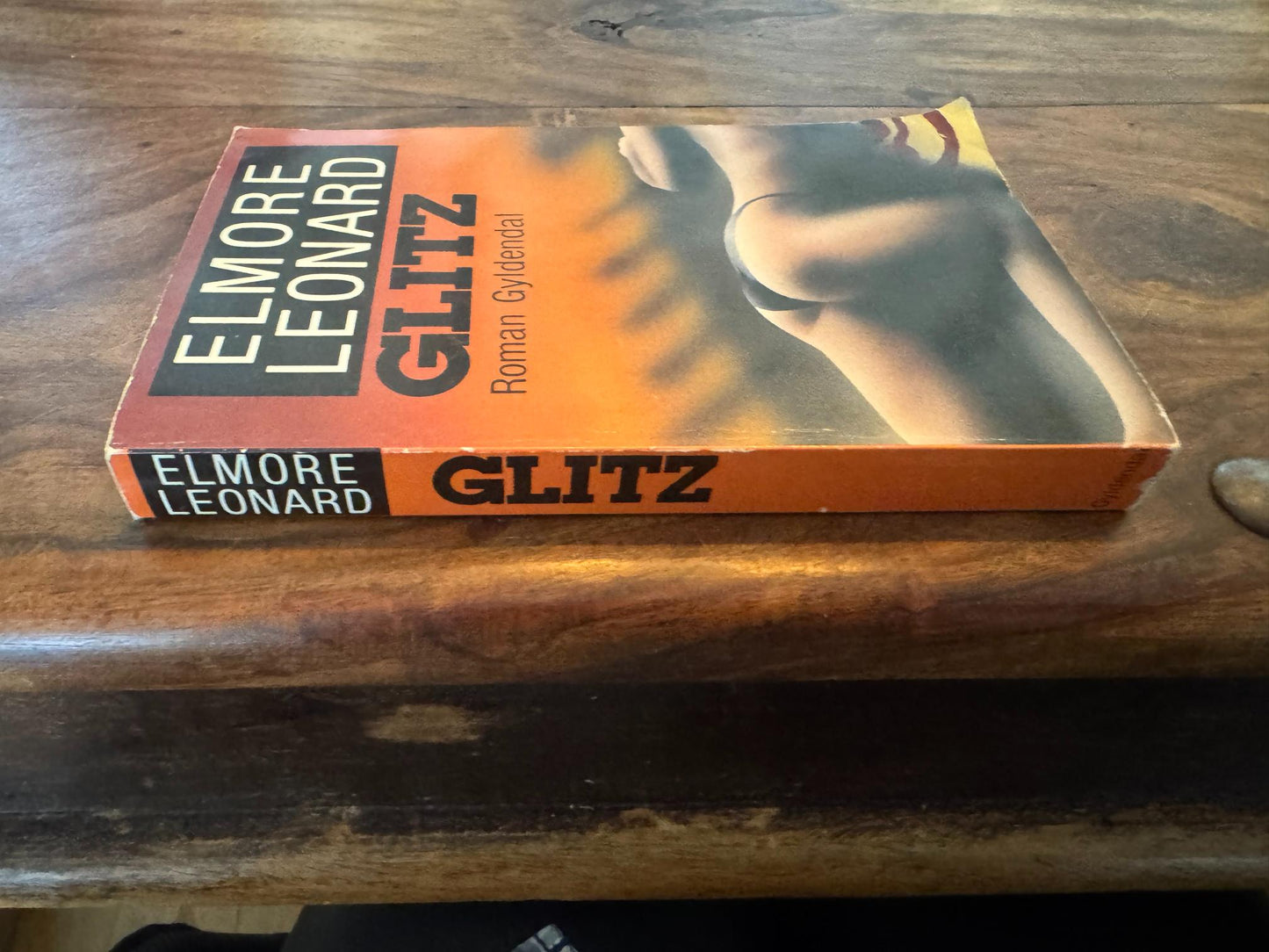 Glitz Elmore Leonard Gyldendal