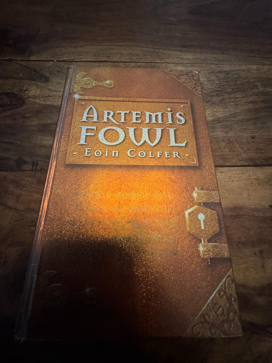 Artemis Fowl Eoin Colfer Artemis Fowl Trilogi #1 Forlag Aschehoug 2001