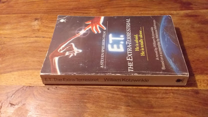 E.T. the Extra Terrestrial by Kotzwinkle, William Paperback