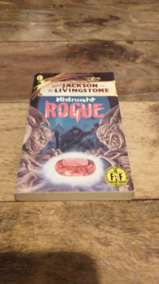 Midnight Rogue Fighting Fantasy Gamebook #29 Ian Livingstone - Steve Jackson - books