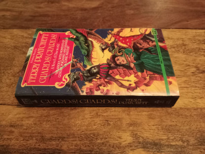Discworld Guards! Guards! A Discworld Novel #8 Terry Pratchett 1991
