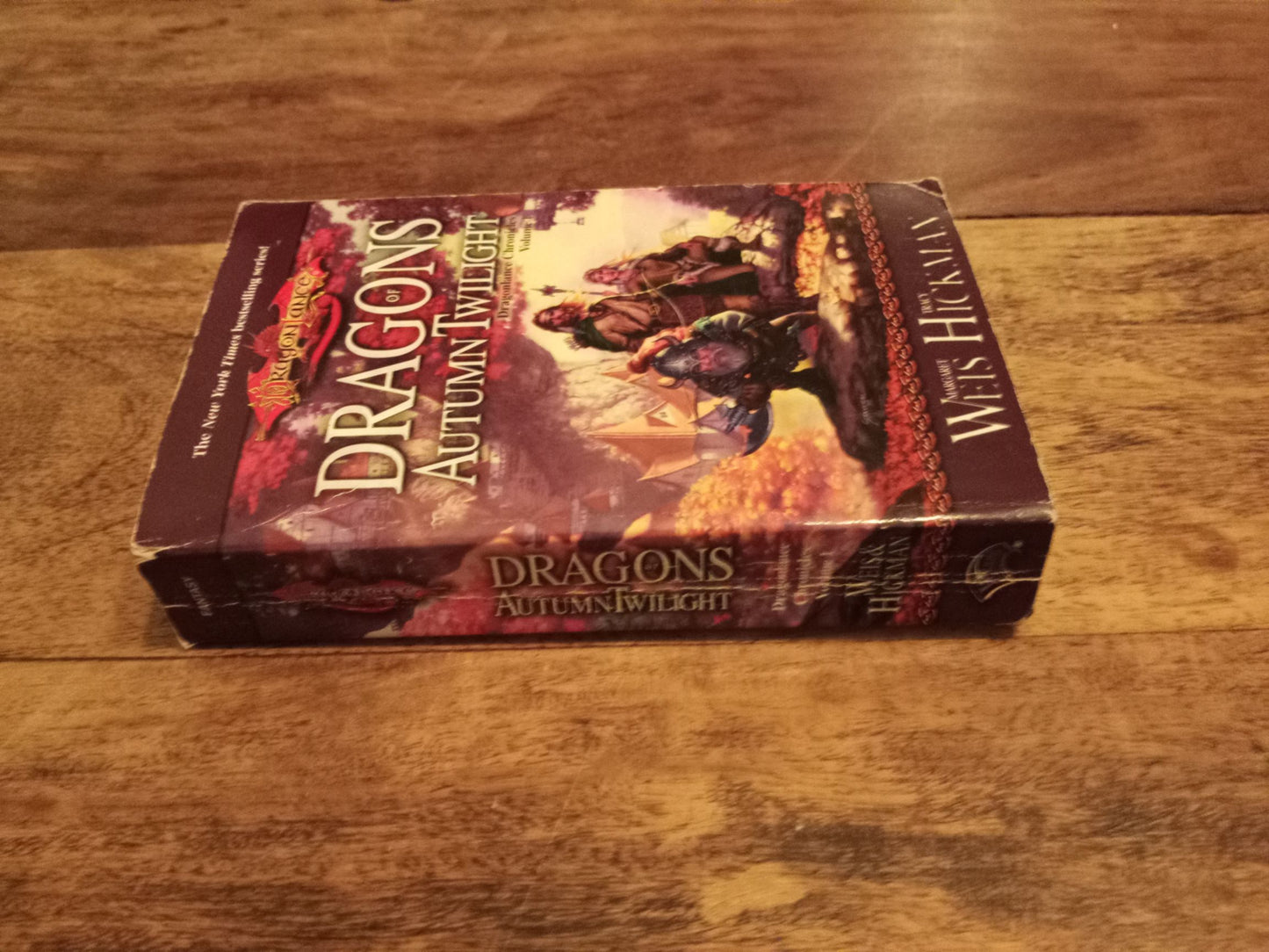 Dragonlance Chronicles #1 Dragons of Autumn Twilight Magaret Weis & Tracy Hickman 2000