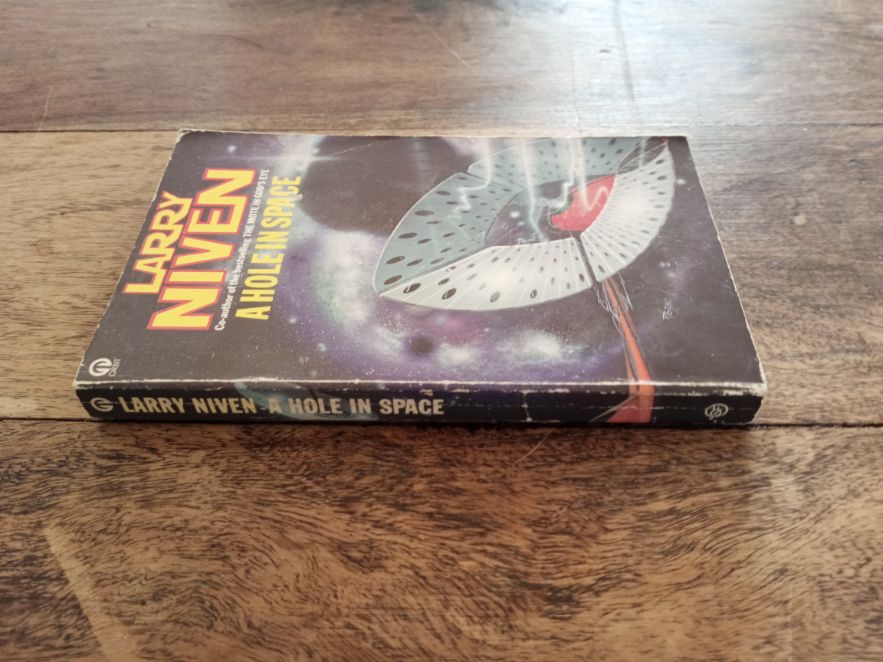 A Hole in Space Larry Niven 1974