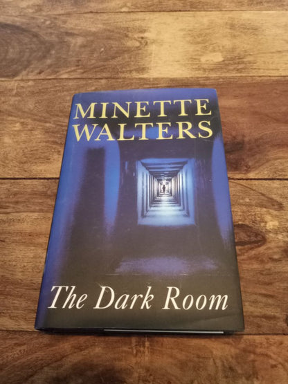 The Dark Room Minette Walters 1995