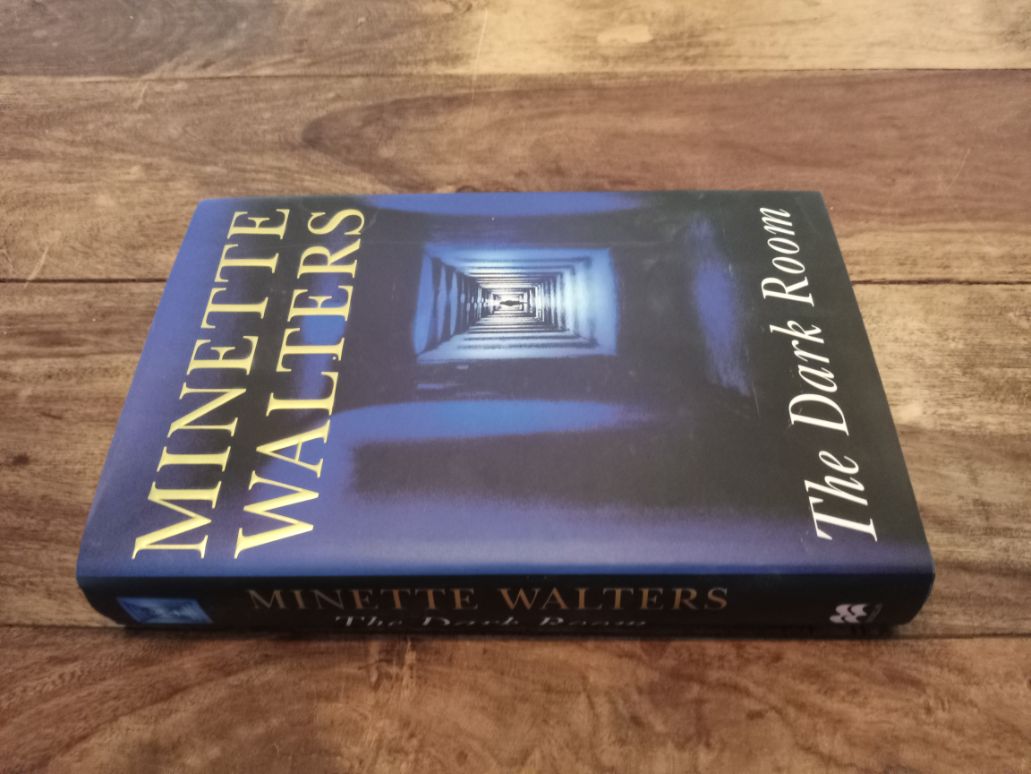 The Dark Room Minette Walters 1995