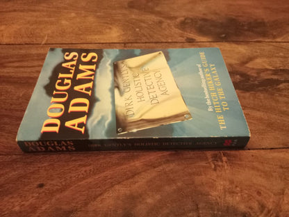 Dirk Gently's Holistic Detective Agency Douglas Adams Pan Macmillan 1988