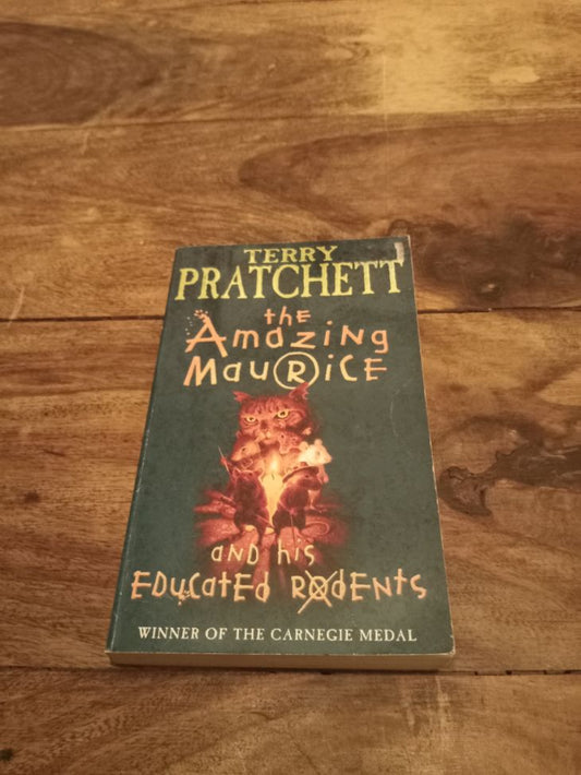 The Amazing Maurice and His Educated Rodents A Discworld Novel Terry Pratchett 2001