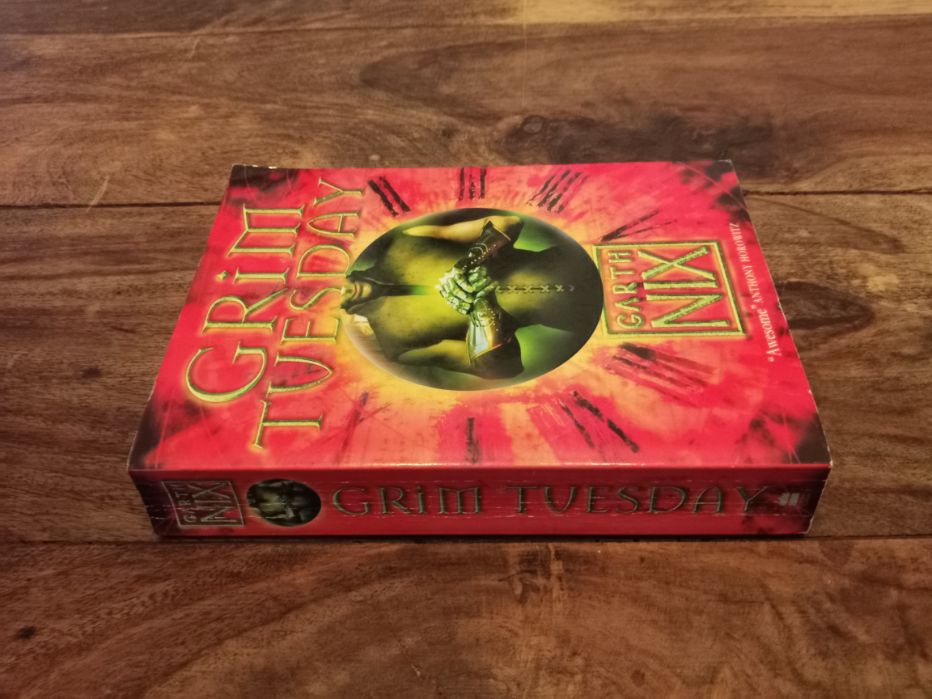 Grim Tuesday The Keys to the Kingdom #2 Garth Nix HarperCollins 2004